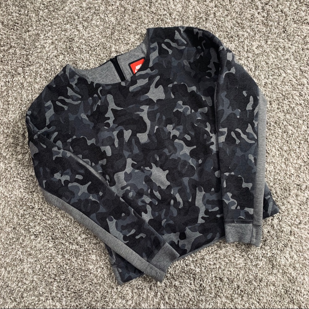 NWOT NIKE Tech Fleece Camo Crew Neck Sweatshirt